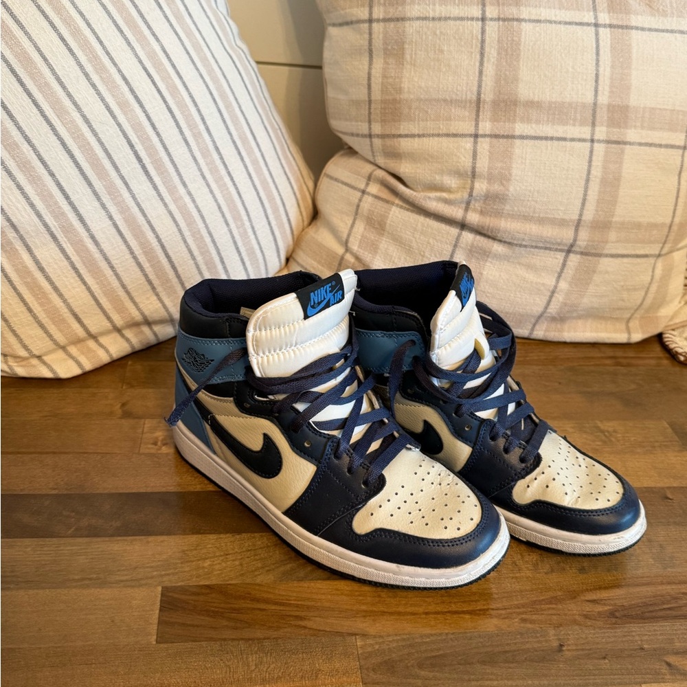 Nike High-Top Sneakers in Navy and Cream